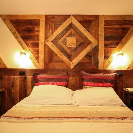 Souvenir De Tsaneli Apartman Roisan Szoba fotó