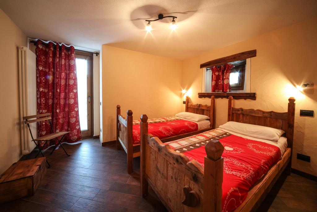 Souvenir De Tsaneli Apartman Roisan Szoba fotó