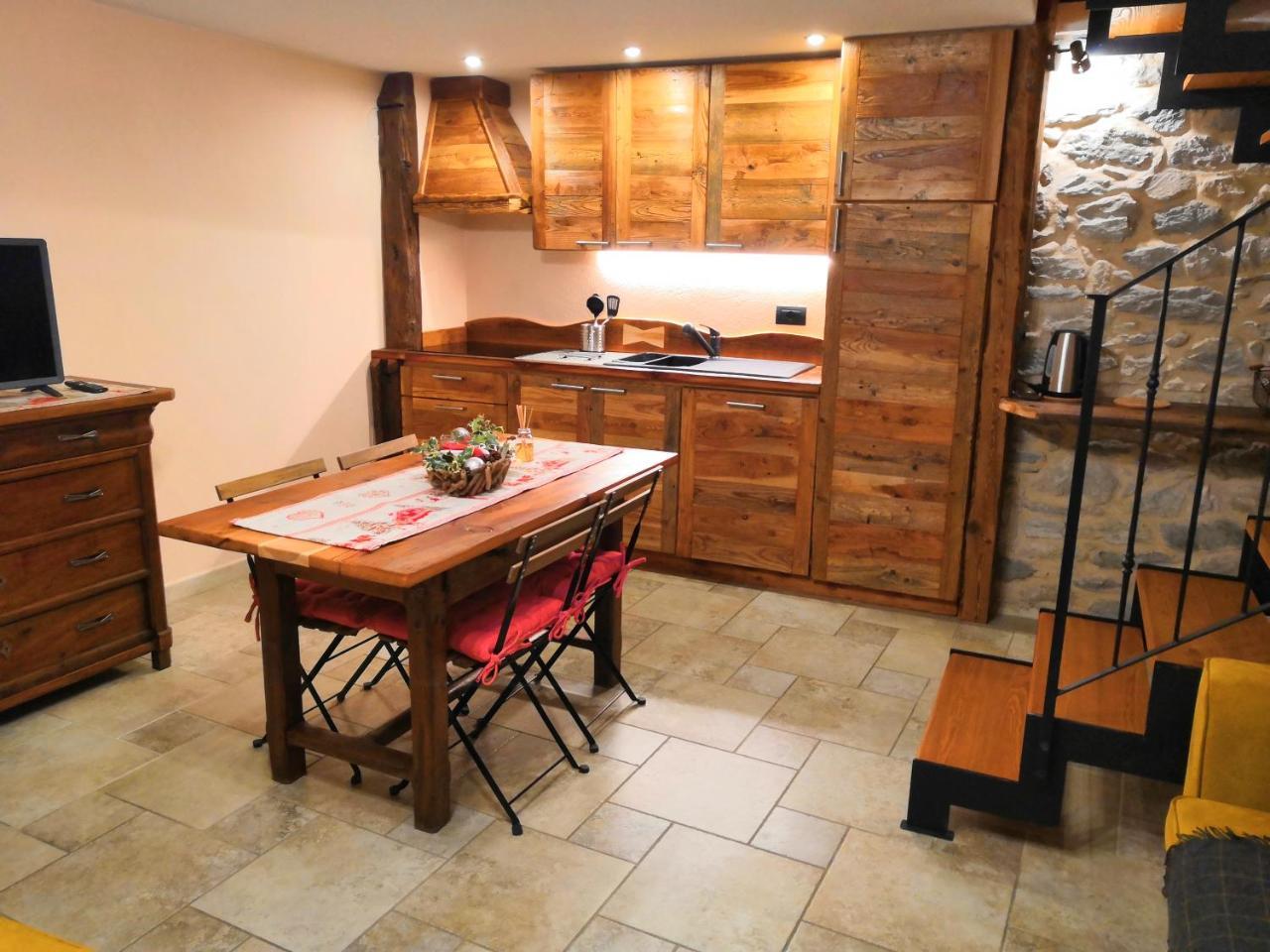 Souvenir De Tsaneli Apartman Roisan Kültér fotó