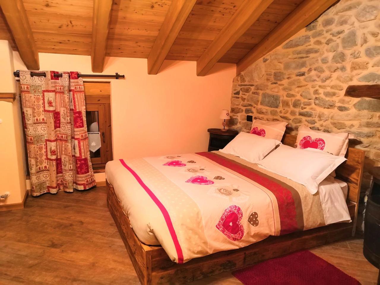 Souvenir De Tsaneli Apartman Roisan Kültér fotó