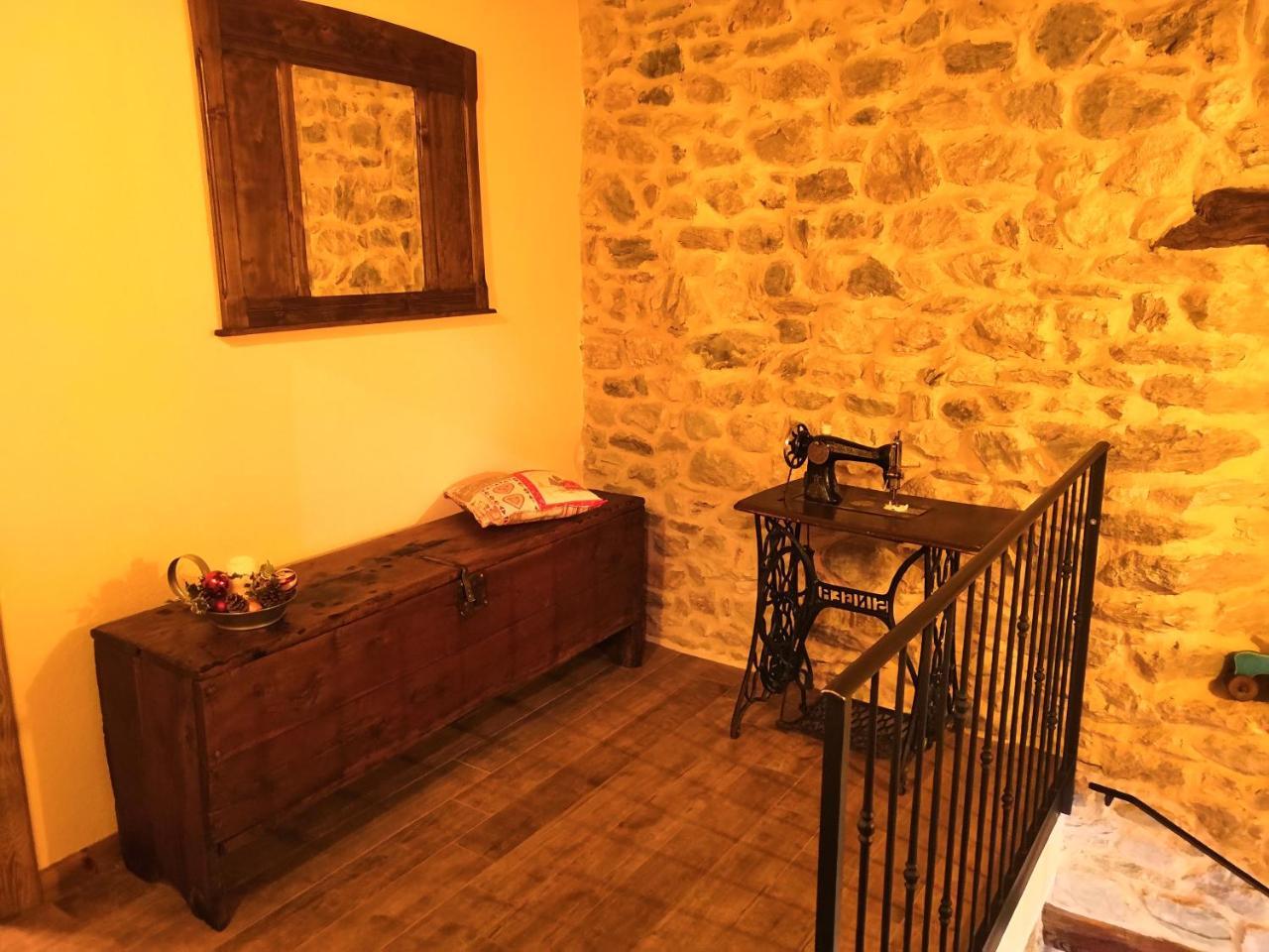 Souvenir De Tsaneli Apartman Roisan Kültér fotó