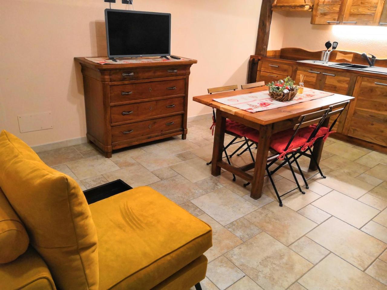Souvenir De Tsaneli Apartman Roisan Kültér fotó